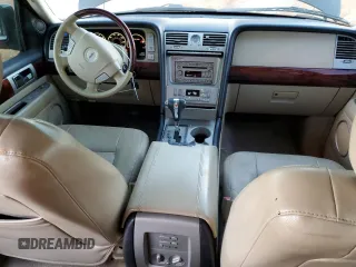 2005 Lincoln Navigator Luxury with VIN 5LMFU275X5LJ23976, listed as a Copart auction lot 81072744 with 156,541 mi miles and Salvage Title. Bid and sale history available at carsss.com. Image 8.