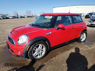2010 MINI Hardtop S z VIN WMWMF7C53ATZ70583, wystawiony jako Copart lot #54363895 z przebiegiem 134 194 mil mil oraz Szkoda całkowita • Salvage title. Historia ofert i sprzedaży dostępna na DreamBid. Obrazek 1.