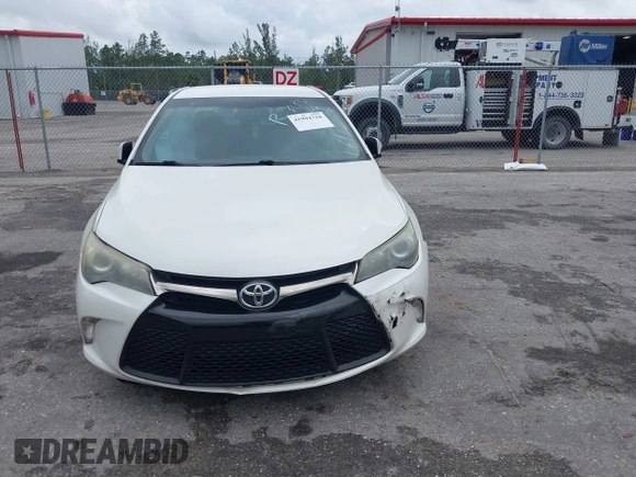 2015 Toyota Camry XLE with VIN 4T1BF1FK6FU081797, listed as a IAAI auction lot 41994718 with 68,899 mi miles. Bid and sale history available at carsss.com. Image 12.