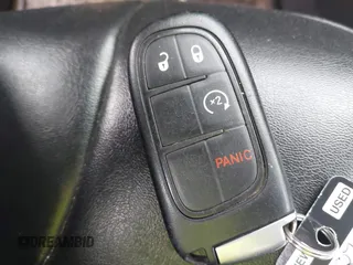 2019 Jeep Cherokee Latitude Plus z VIN 1C4PJMLB2KD367381, wystawiony jako IAAI lot #42493800 z przebiegiem 188 356 mil mil oraz . Historia ofert i sprzedaży dostępna na DreamBid. Obrazek 11.