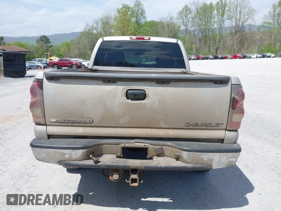 2005 Chevrolet Silverado 1500 Z71 with VIN 1GCEK19Z15Z192815, listed as a IAAI auction lot 42071205 with 352,883 mi miles. Bid and sale history available at carsss.com. Image 17.