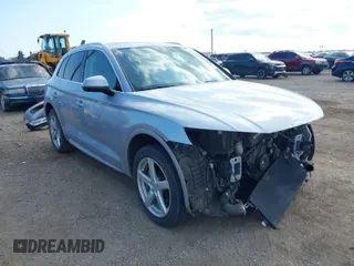 2018 Audi Q5 Premium Plus with VIN WA1BNAFY5J2197891, listed as a IAAI auction lot 40824676 with 130,604 mi miles. Bid and sale history available at carsss.com. Image 1.