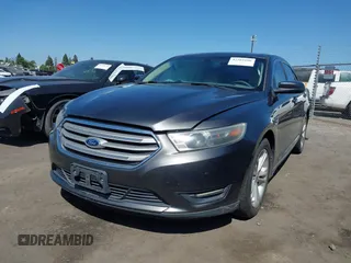 2015 Ford Taurus SEL z VIN 1FAHP2E83FG184588, wystawiony jako IAAI lot #42262166 z przebiegiem 116 392 mil mil oraz . Historia ofert i sprzedaży dostępna na DreamBid. Obrazek 2.