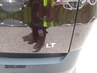 2022 Chevrolet Traverse LT Cloth z VIN 1GNERGKW8NJ156012, wystawiony jako IAAI lot #42574778 z przebiegiem 82 293 mil mil oraz . Historia ofert i sprzedaży dostępna na DreamBid. Obrazek 7.