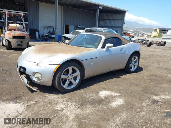 2007 Pontiac Solstice z VIN 1G2MB35B37Y137084, wystawiony jako IAAI lot #41751483 z przebiegiem 68 241 mil mil oraz . Historia ofert i sprzedaży dostępna na DreamBid. Obrazek 18.