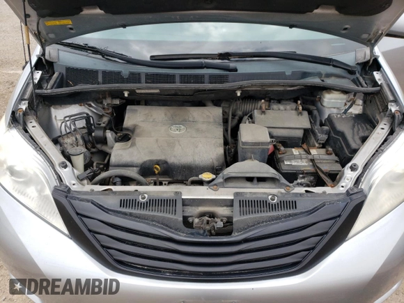 2011 Toyota Sienna z VIN 5TDZK3DC3BS016426, wystawiony jako Copart lot #57070075 z przebiegiem 270 749 mil mil oraz Szkoda całkowita • Salvage title. Historia ofert i sprzedaży dostępna na DreamBid. Obrazek 12.