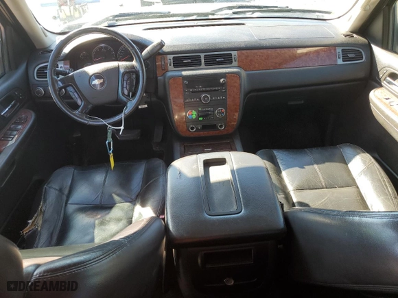 2008 Chevrolet Silverado 1500 LTZ with VIN 2GCEK19J281251376, listed as a Copart auction lot 42425325 with 300,957 mi miles and Salvage Title. Bid and sale history available at carsss.com. Image 8.