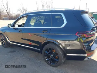 2023 BMW X7 xDrive40i z VIN 5UX23EM04P9P86560, wystawiony jako IAAI lot #41284910 z przebiegiem 13 661 mil mil oraz . Historia ofert i sprzedaży dostępna na DreamBid. Obrazek 14.