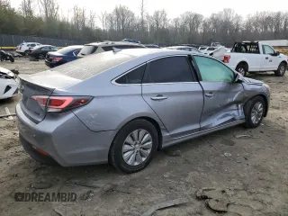 2016 Hyundai Sonata Hybrid SE with VIN KMHE24L10GA026027, listed as a Copart auction lot 36544383 with 97,939 mi miles. Bid and sale history available at carsss.com. Image 3.