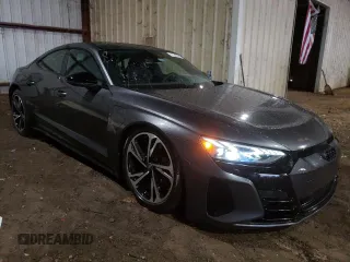 2023 Audi e-tron GT Premium Plus z VIN WAUCJBFW4P7000809, wystawiony jako Copart lot #41245544 z przebiegiem 8839 mil mil oraz . Historia ofert i sprzedaży dostępna na DreamBid. Obrazek 4.