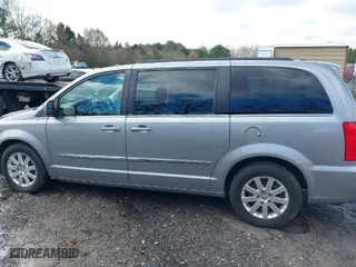 2013 Chrysler Town & Country Touring with VIN 2C4RC1BG8DR775222, listed as a IAAI auction lot 41080043 with 248,000 mi miles. Bid and sale history available at carsss.com. Image 14.