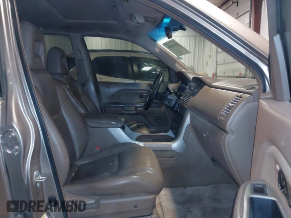 2005 Honda Pilot EX-L with VIN 5FNYF18535B019187, listed as a IAAI auction lot 41461600 with 277,985 mi miles. Bid and sale history available at carsss.com. Image 5.