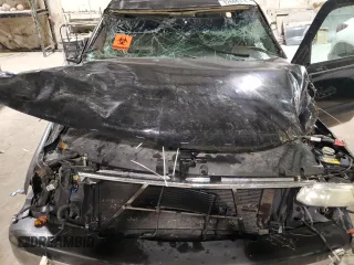 2003 Chevrolet Suburban LT with VIN 3GNGK26UX3G136660, listed as a Copart auction lot 82666304 with 0 mi miles and Salvage Title. Bid and sale history available at carsss.com. Image 13.