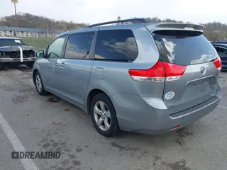 2014 Toyota Sienna LE AAS with VIN 5TDKK3DC2ES440251, listed as a IAAI auction lot 41803952 with 88,691 mi miles. Bid and sale history available at carsss.com. Image 3.