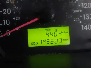 2006 Kia Spectra EX z VIN KNAFE121265284814, wystawiony jako IAAI lot #41025089 z przebiegiem 145 683 mil mil oraz . Historia ofert i sprzedaży dostępna na DreamBid. Obrazek 6.