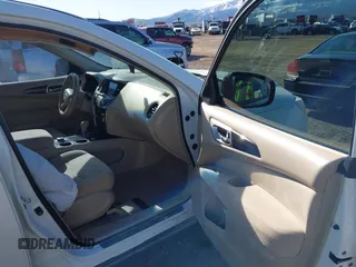 2013 Nissan Pathfinder S with VIN 5N1AR2MM1DC613862, listed as a IAAI auction lot 41777620 with 138,312 mi miles. Bid and sale history available at carsss.com. Image 5.