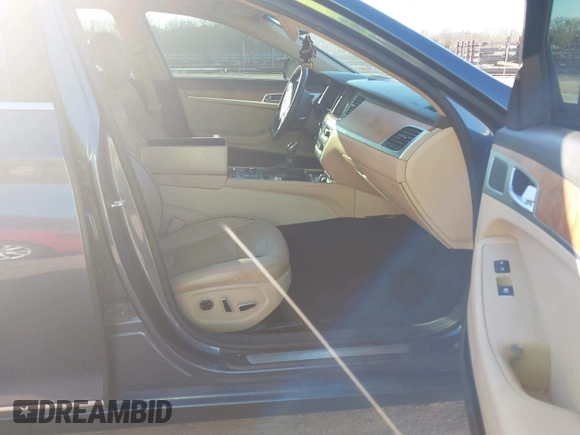 2015 Hyundai Genesis 3.8L with VIN KMHGN4JE3FU071627, listed as a IAAI auction lot 41649037 with 127,193 mi miles and . Bid and sale history available at DreamBid. Image 5.