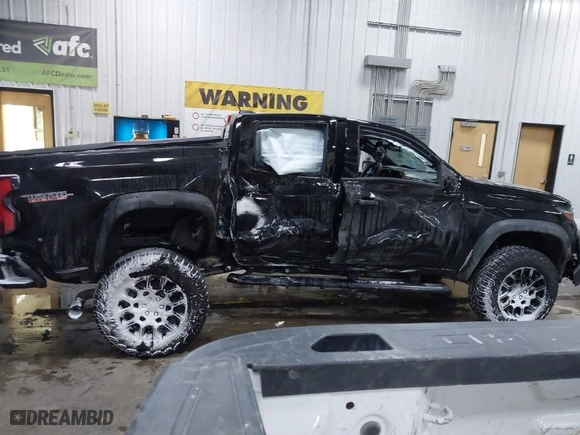 2024 Chevrolet Colorado 4WD Trail Boss with VIN 1GCPTEEK9R1161645, listed as a IAAI auction lot 40984625 with 174 mi miles. Bid and sale history available at carsss.com. Image 12.