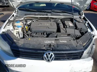 2014 Volkswagen Jetta Sedan SE w/Connectivity with VIN 3VWD07AJ3EM403876, listed as a IAAI auction lot 41209426 with 155,336 mi miles. Bid and sale history available at carsss.com. Image 10.