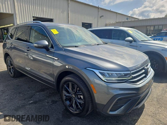 2024 Volkswagen Tiguan SE z VIN 3VV3B7AX3RM106966, wystawiony jako IAAI lot #42809081 z przebiegiem 32 302 mil mil oraz . Historia ofert i sprzedaży dostępna na DreamBid. Obrazek 18.