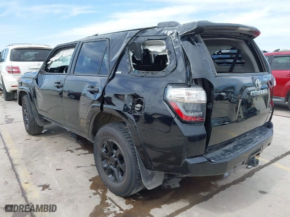 2021 Toyota 4Runner SR5 with VIN JTEEU5JR8M5235982, listed as a IAAI auction lot 41815774 with 70,385 mi miles. Bid and sale history available at carsss.com. Image 3.