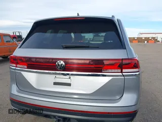 2024 Volkswagen Atlas SE with VIN 1V2WR2CA6RC566660, listed as a IAAI auction lot 41255378 with 12,814 mi miles and . Bid and sale history available at DreamBid. Image 17.