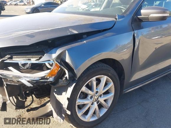 2011 Volkswagen Jetta SE with VIN 3VWDZ7AJ7BM318623, listed as a IAAI auction lot 41131568 with 130,799 mi miles and . Bid and sale history available at DreamBid. Image 6.