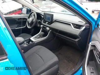 2021 Toyota RAV4 Hybrid LE with VIN 2T3MWRFV4MW117783, listed as a IAAI auction lot 41991477 with 39,675 mi miles. Bid and sale history available at carsss.com. Image 5.