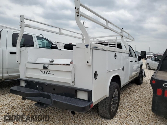 2022 Chevrolet Silverado 1500 with VIN 1GB2WLE78NF328371, listed as a Copart auction lot 53753955 with 70,645 mi miles and Salvage Title. Bid and sale history available at DreamBid. Image 3.
