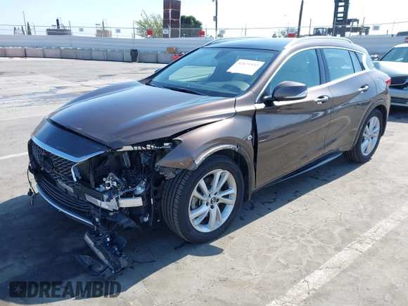 2018 Infiniti QX30 Premium with VIN SJKCH5CP5JA054091, listed as a IAAI auction lot 42471932 with 28,713 mi miles and . Bid and sale history available at DreamBid. Image 18.