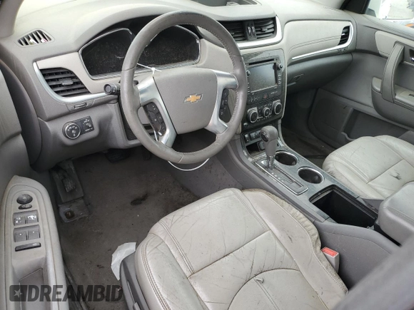 2015 Chevrolet Traverse LT z VIN 1GNKVHKD0FJ321197, wystawiony jako Copart lot #53737015 z przebiegiem Nie podano mil oraz Czysty tytuł • Clean title. Historia ofert i sprzedaży dostępna na DreamBid. Obrazek 8.