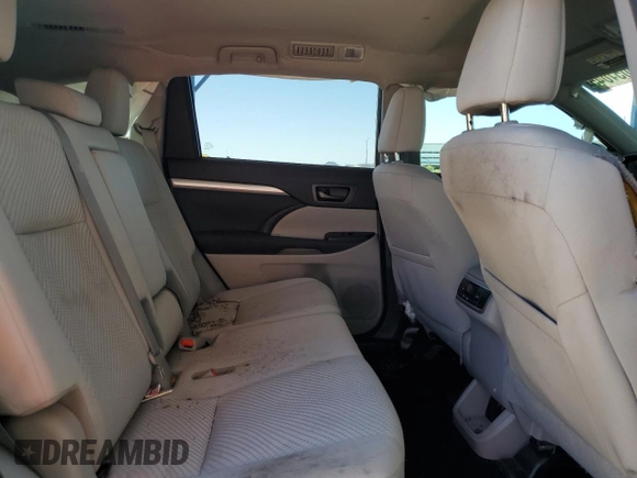 2019 Toyota Highlander LE z VIN 5TDZZRFH1KS367536, wystawiony jako Copart lot #55051045 z przebiegiem 67 732 mil mil oraz Szkoda całkowita • Salvage title. Historia ofert i sprzedaży dostępna na DreamBid. Obrazek 10.