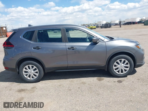 2019 Nissan Rogue SL with VIN 5N1AT2MV5KC830564, listed as a IAAI auction lot 42024737 with 121,523 mi miles and . Bid and sale history available at carsss.com. Image 13.