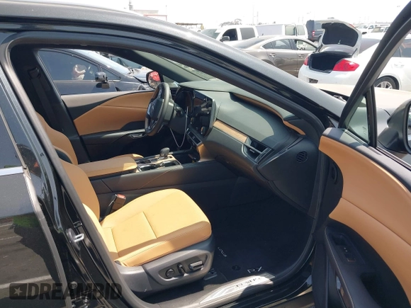 2025 Lexus RX 350 with VIN 2T2BAMBAXSC058589, listed as a IAAI auction lot 42620541 with 2,262 mi miles and . Bid and sale history available at DreamBid. Image 5.