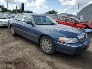 2005 Lincoln Town Car Signature Limited z VIN 1LNHM82W55Y647621, wystawiony jako Copart lot #58532875 z przebiegiem 77 336 mil mil oraz Szkoda całkowita • Salvage title. Historia ofert i sprzedaży dostępna na DreamBid. Obrazek 4.