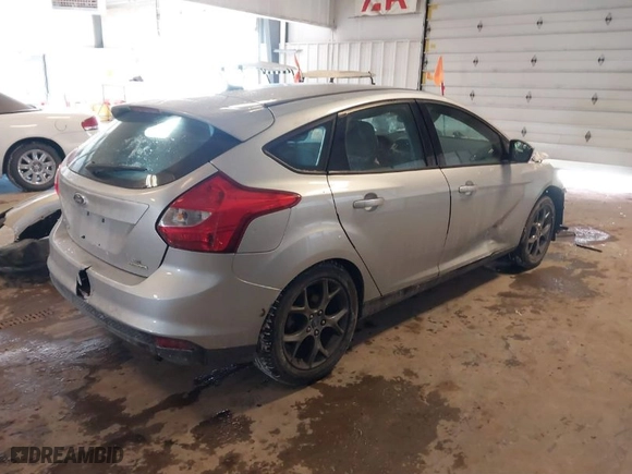 2013 Ford Focus SE with VIN 1FADP3K29DL345065, listed as a IAAI auction lot 41580883 with 91,162 mi miles. Bid and sale history available at carsss.com. Image 4.