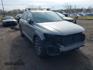 2017 Audi Q7 Premium Plus with VIN WA1LAAF75HD018870, listed as a IAAI auction lot 41988405 with 84,897 mi miles. Bid and sale history available at carsss.com. Image 1.