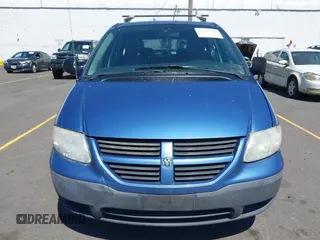 2007 Dodge Caravan SE with VIN 1D4GP25R17B172715, listed as a IAAI auction lot 42147718 with Not Provided miles and . Bid and sale history available at carsss.com. Image 6.