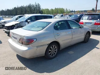 2002 Lexus ES 300 with VIN JTHBF30G320044114, listed as a IAAI auction lot 42104340 with 306,739 mi miles. Bid and sale history available at carsss.com. Image 4.