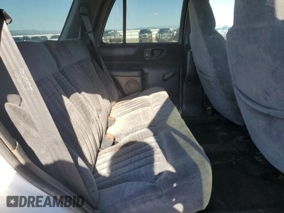 2001 Chevrolet Blazer LT with VIN 1GNDT13W31K225458, listed as a Copart auction lot 62497795 with 186,571 mi miles and Clean title. Bid and sale history available at DreamBid. Image 11.