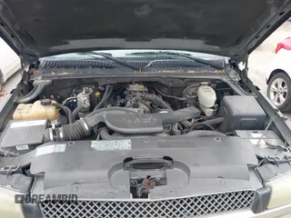 2003 Chevrolet Avalanche with VIN 3GNEK13TX3G311583, listed as a IAAI auction lot 42032187 with 301,008 mi miles. Bid and sale history available at carsss.com. Image 10.