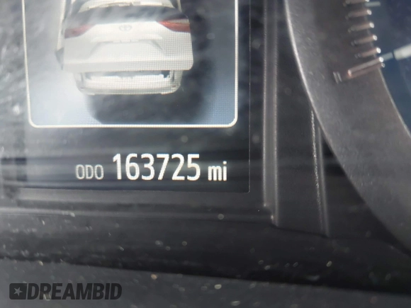 2015 Toyota Sienna XLE with VIN 5TDYK3DC3FS529256, listed as a IAAI auction lot 42172570 with 163,725 mi miles and . Bid and sale history available at carsss.com. Image 14.