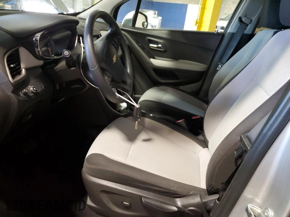 2020 Chevrolet Trax LS with VIN 3GNCJKSB9LL218067, listed as a Copart auction lot 63389735 with 32,555 mi miles and Salvage title. Bid and sale history available at DreamBid. Image 7.
