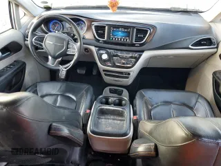2018 Chrysler Pacifica Touring L with VIN 2C4RC1BG8JR124054, listed as a Copart auction lot 49787405 with 123,801 mi miles and Salvage Title. Bid and sale history available at DreamBid. Image 8.