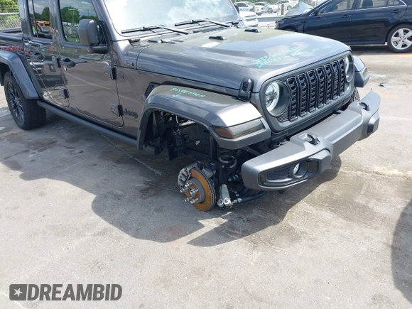 2024 Jeep Gladiator Sport с VIN 1C6HJTAG0RL131543, выставлен на аукционе IAAI как лот 42090629 с пробегом 8 546 миль миль и . История ставок и продаж доступна на DreamBid. Изображение 6.