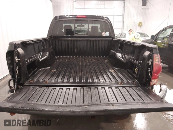 2008 Toyota Tacoma with VIN 5TEUU42N48Z559164, listed as a IAAI auction lot 41609248 with 145,611 mi miles and . Bid and sale history available at DreamBid. Image 18.