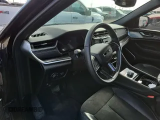 2022 Jeep Grand Cherokee Altitude z VIN 1C4RJKAG5N8554168, wystawiony jako IAAI lot #42566100 z przebiegiem 49 208 mil mil oraz . Historia ofert i sprzedaży dostępna na DreamBid. Obrazek 1.