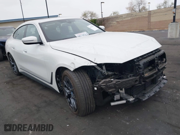 2024 BMW i4 eDrive35 z VIN WBY43AW09RFS24379, wystawiony jako IAAI lot #42014823 z przebiegiem 19 159 mil mil oraz . Historia ofert i sprzedaży dostępna na DreamBid. Obrazek 1.