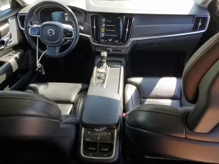 2017 Volvo V90 z VIN YV4A22NL7H1004532, wystawiony jako Copart lot #57873094 z przebiegiem 66 942 mil mil oraz Szkody całkowita. Historia ofert i sprzedaży dostępna na DreamBid. Obrazek 8.
