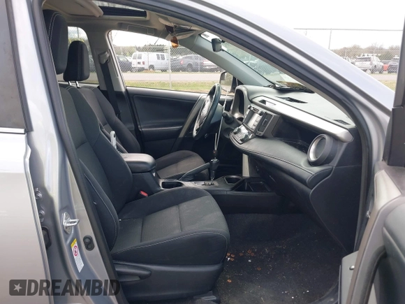 2018 Toyota RAV4 XLE with VIN 2T3WFREV9JW410102, listed as a IAAI auction lot 41929892 with 75,422 mi miles and . Bid and sale history available at carsss.com. Image 5.